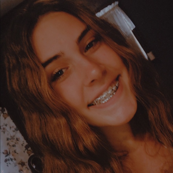 Meet your Posher, Aliya - Picture 1 of 1